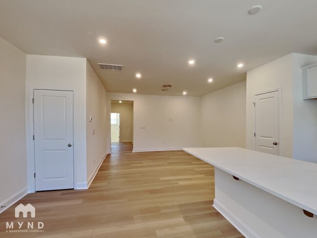 Building Photo - 1546 Cedar Tree Dr