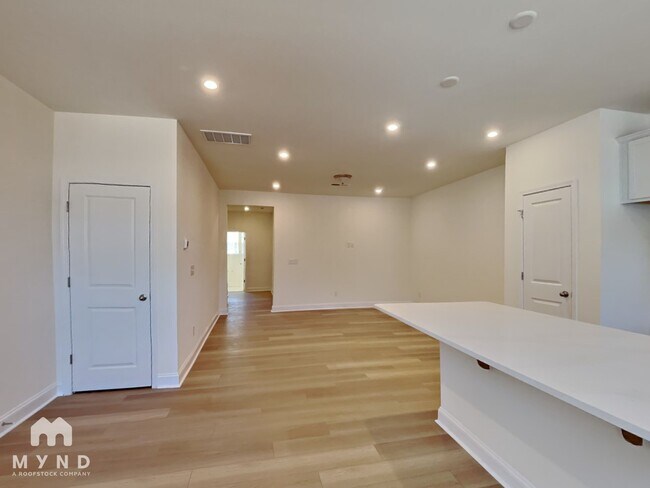 Foto del edificio - 1546 Cedar Tree Dr