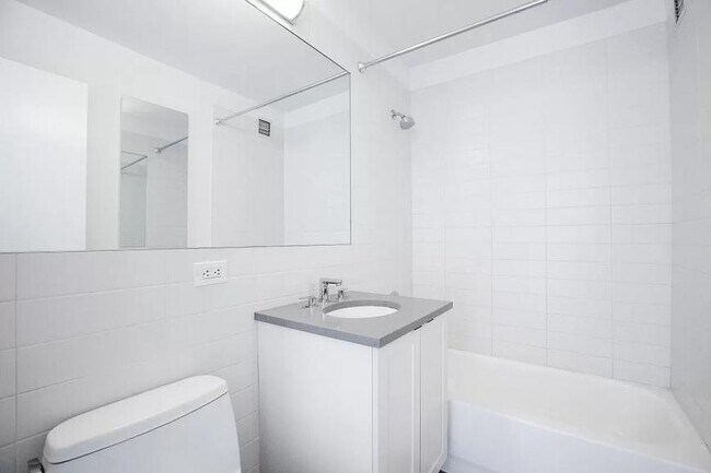 Building Photo - 2 bedroom in New York NY 10036