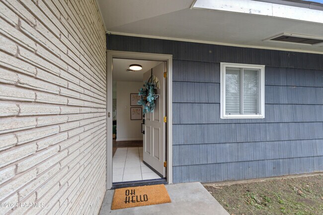 Building Photo - 165 Antigua Dr