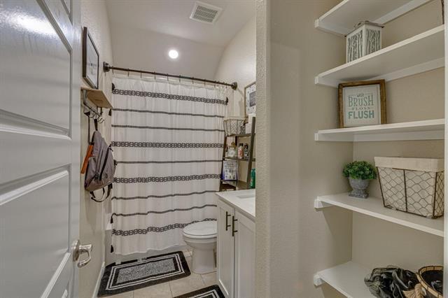 Building Photo - 125 Coyote Trl