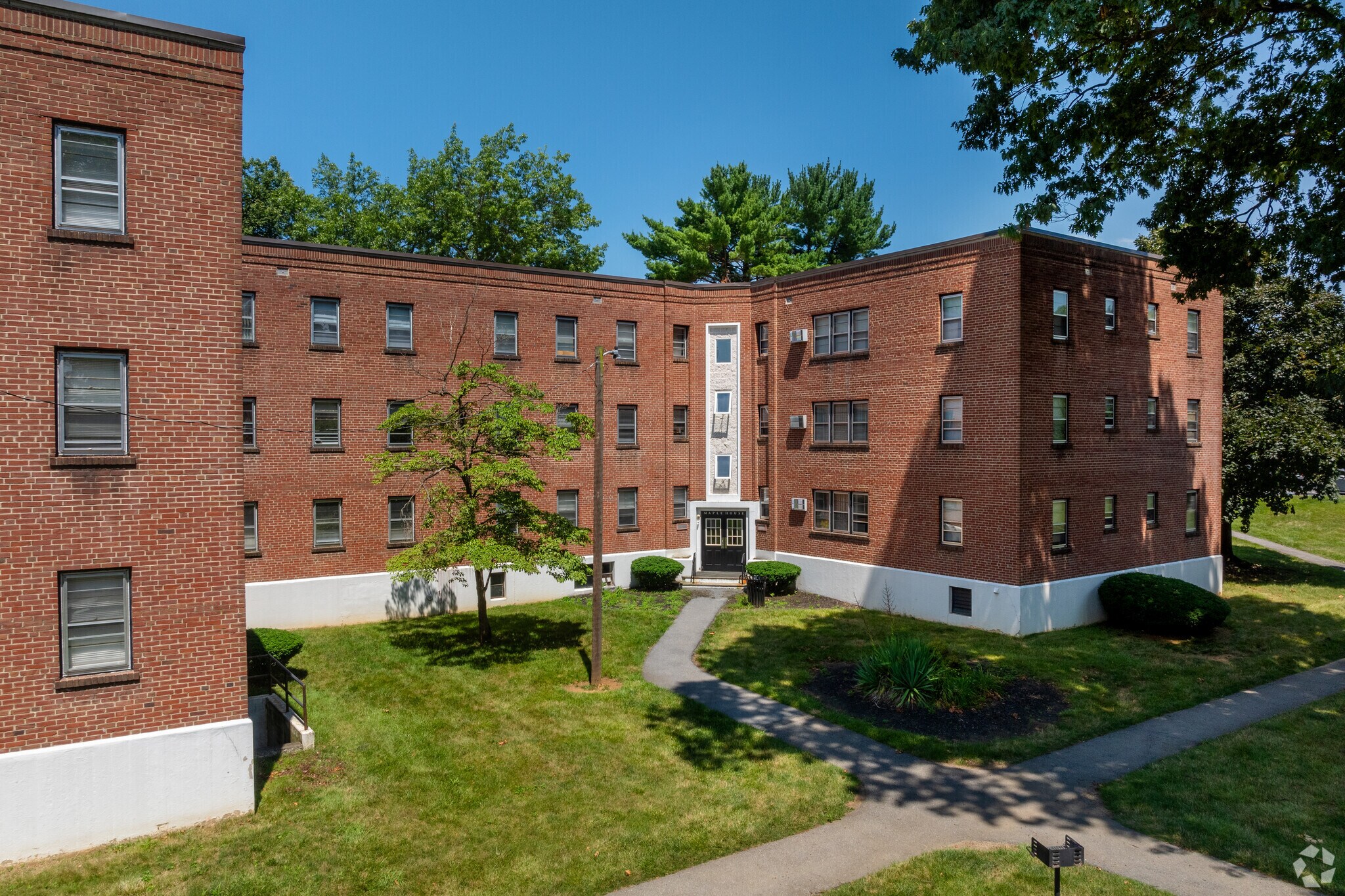 Tremont Apartments photo 5