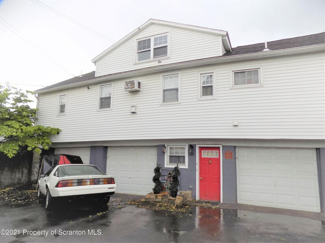 Primary Photo - 1125 Reynolds Ave