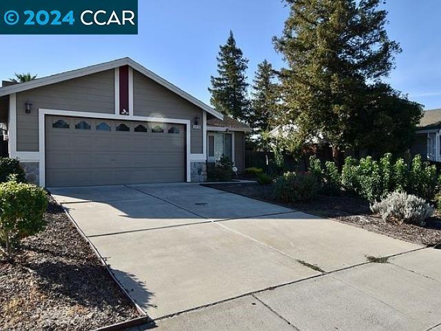 Primary Photo - 5410 Lakespring Dr
