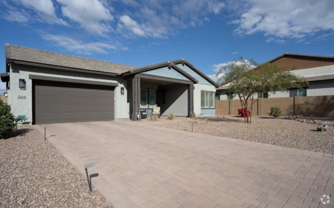 Building Photo - 3418 E Valencia Dr