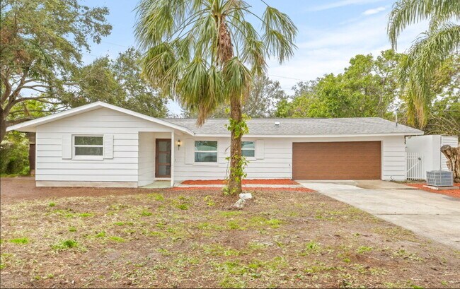 Foto del edificio - Home For Rent in Clearwater Manor!