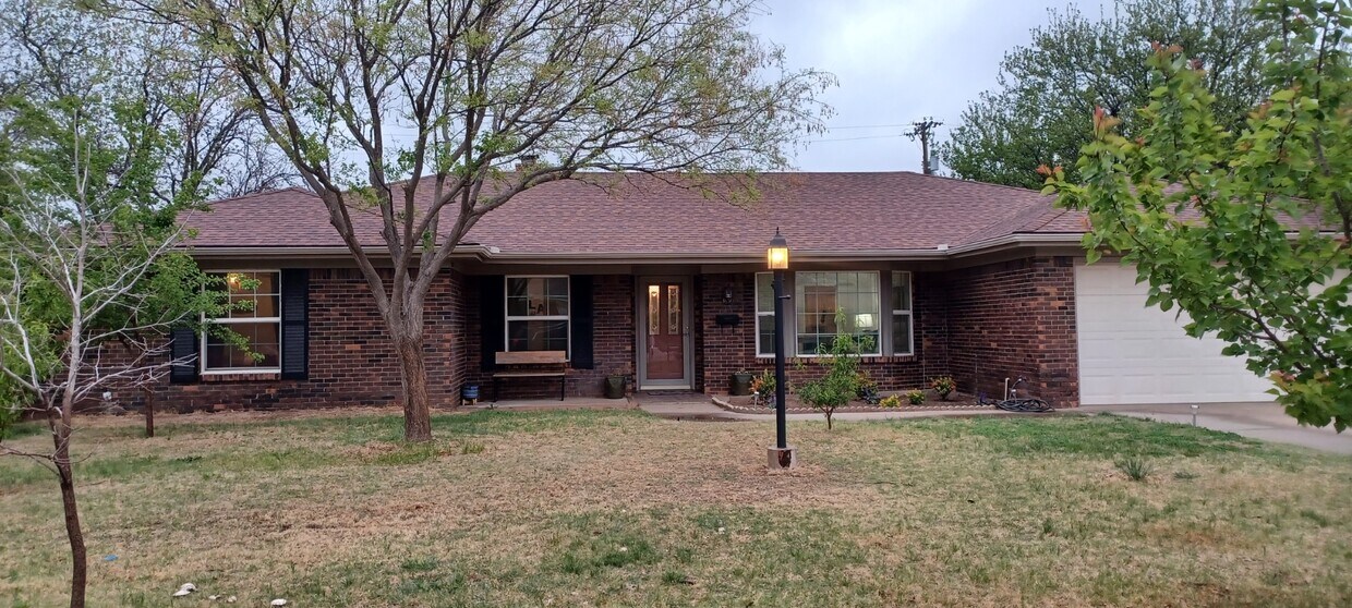Foto principal - 6712 Gainsborough Rd