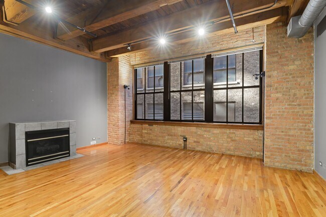 Building Photo - 732 S Financial Pl