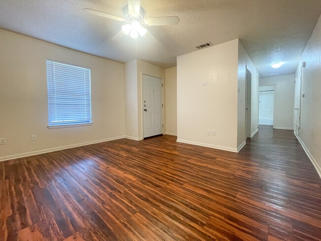 Building Photo - 255 Betty Jane Ln