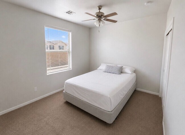 Foto del edificio - odern Living, Prime Location, Endless Convenience