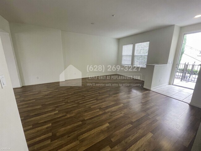 Building Photo - 3 br, 2.5 bath Townhome - 319 Casselino Dr -