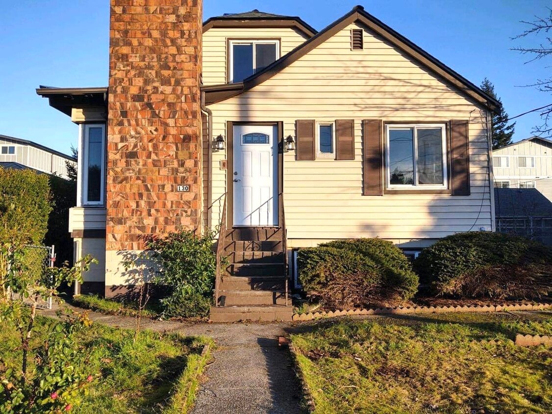 Primary Photo - 130 Rainier Ave