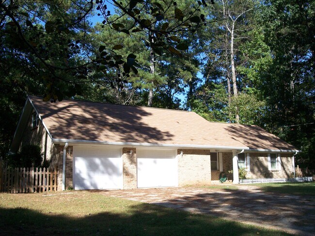 Foto del edificio - 3688 Idle Creek Dr