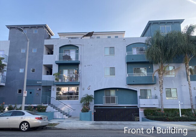Building Photo - 5232 Satsuma Ave