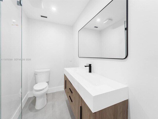 Building Photo - 212 SW 7th St