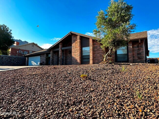 Foto del edificio - 408 Sharondale Dr