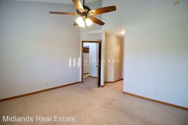 Building Photo - 2 br, 1 bath House - 3305 Comstock Avenue
