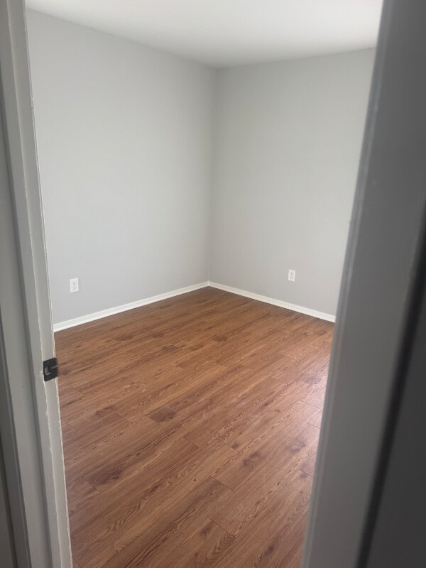 Foto del edificio - 215 N Jones St