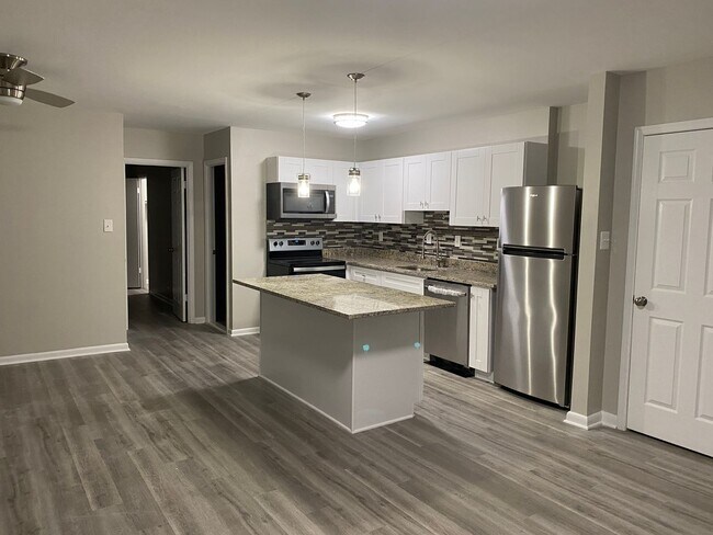 Foto del edificio - Spacious 1 Br Unit walking distance to Edsall Station