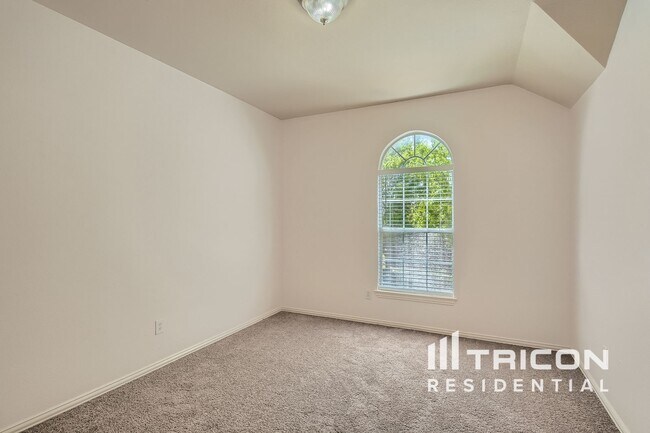 Foto del edificio - 12028 Stephenville Dr