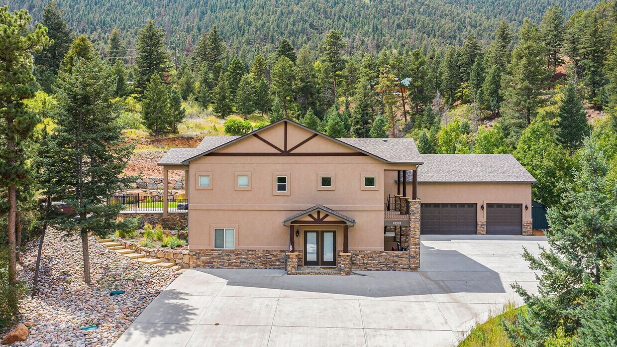 Foto principal - Mountainside Luxury, Minutes from Town, Ga...