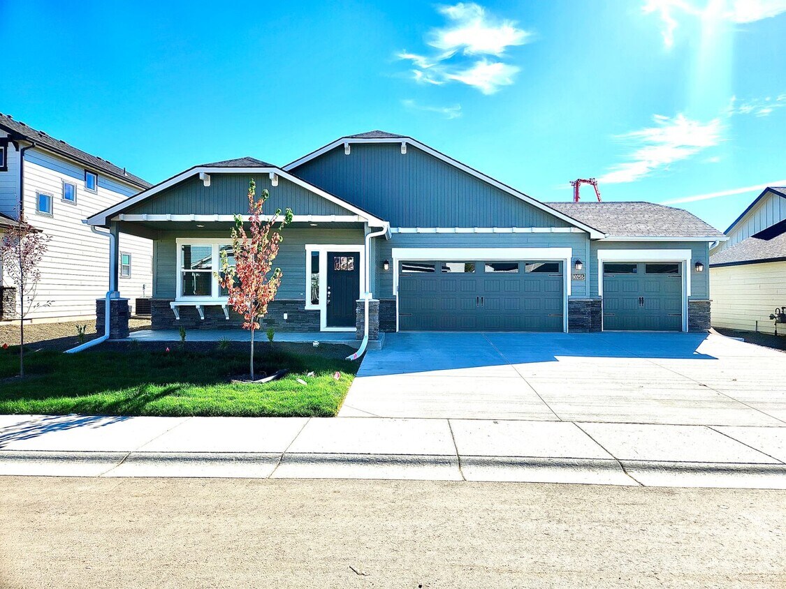 10255 W Salmonberry St, Star, ID 83669 House Rental in Star, ID