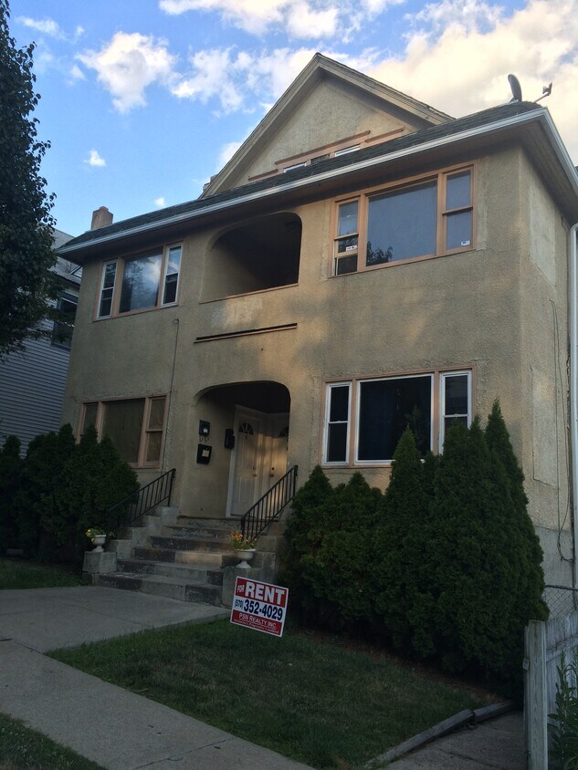 Primary Photo - 442 N Irving Ave