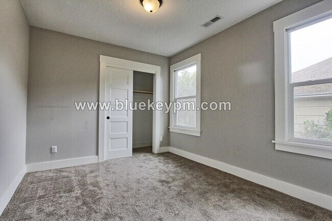 Foto del edificio - 339 N Skidmore St