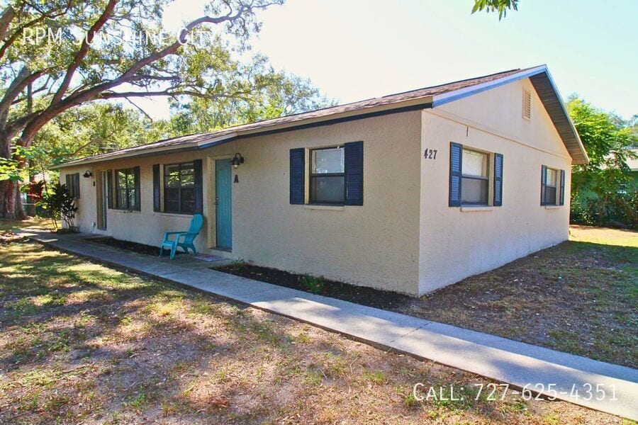 Foto principal - 427 6th Ave NE