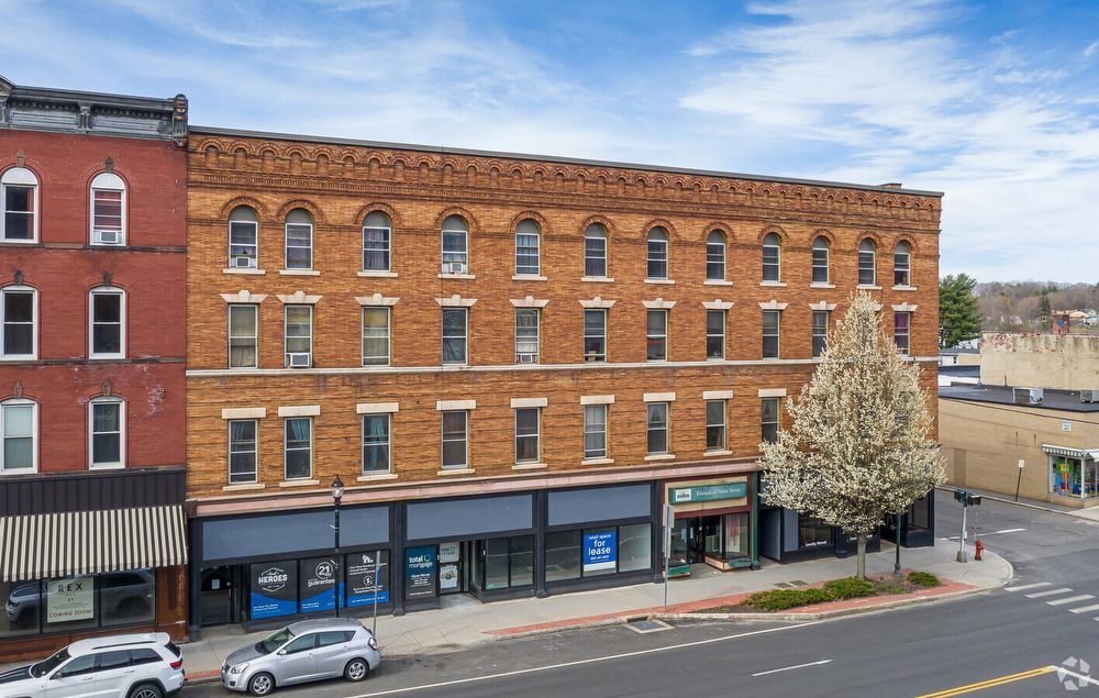 Foto principal - 406 Main Street
