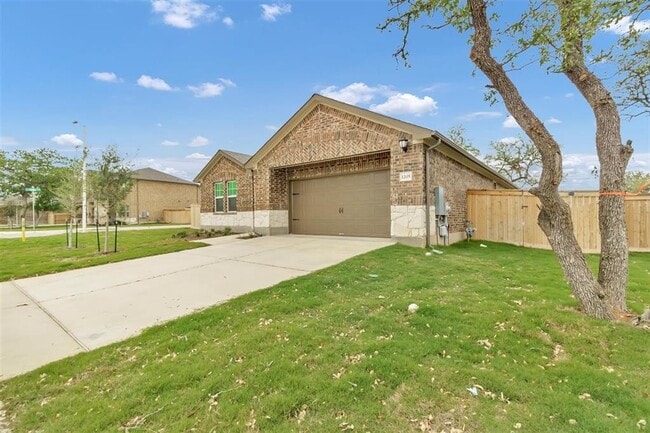 Building Photo - 1205 Oak Chase Wy