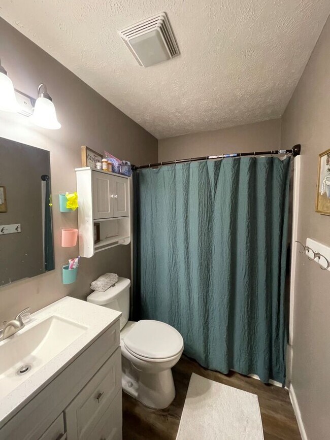 Foto del edificio - Home For Rent Bellevue.