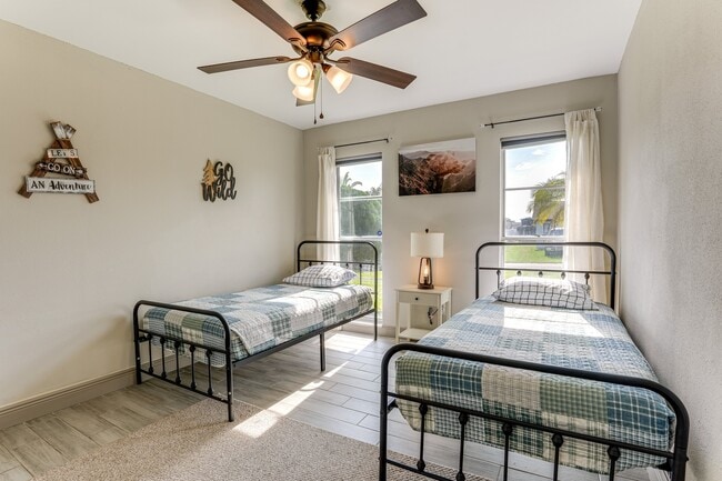 Building Photo - 128 Loredo Ln