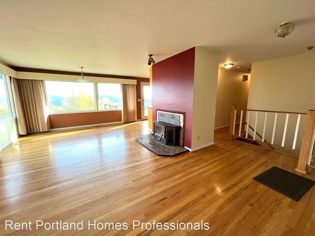 Building Photo - 3 br, 2 bath House - 10180 SE Cresthill Road