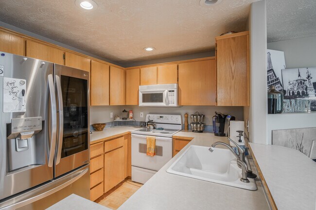 Foto del edificio - 6705 NE Mallory Ave