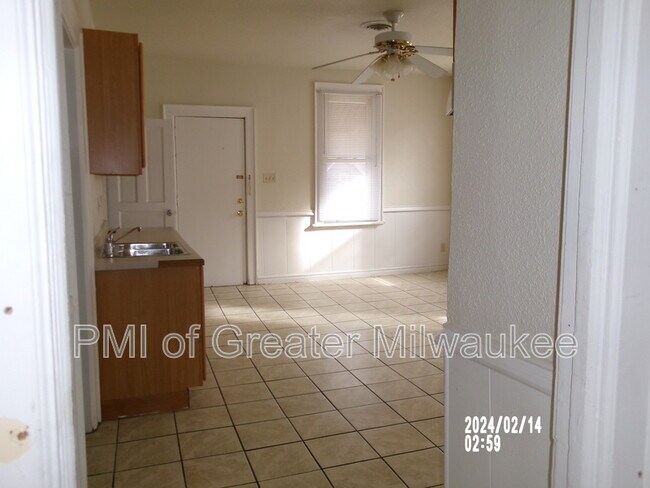 Building Photo - 1738 S 66th St