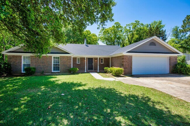 Foto del edificio - ** 4 Bed 2 Bath located in Ridgefield **Call 334-366-9198 to schedule a self tour