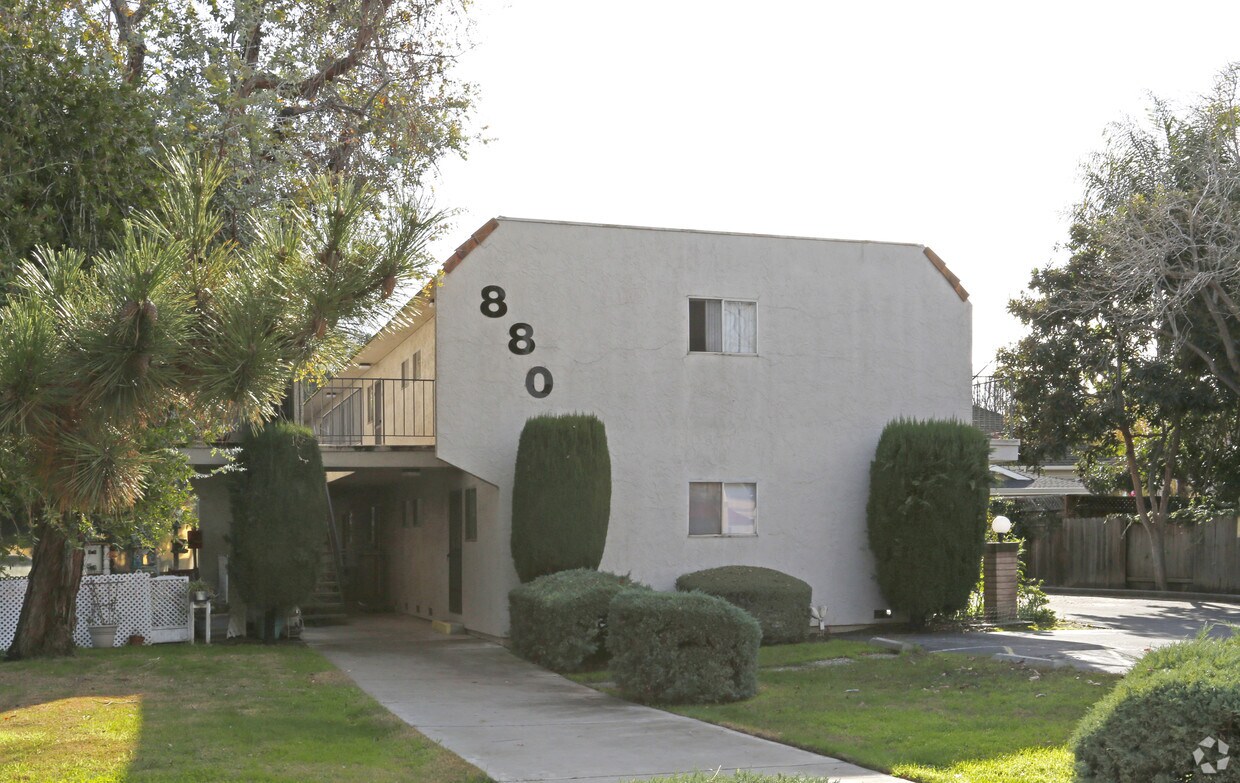 Building Photo - 880 Willow St