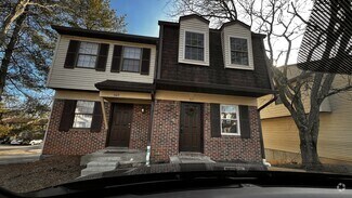 Building Photo - 571 E Graham Pl