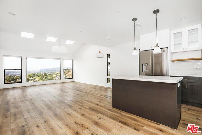 Foto del edificio - 1911 Silverwood Ln