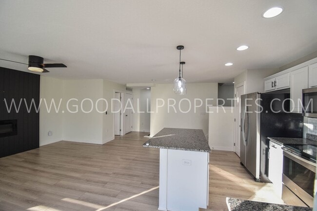 Building Photo - Summer rent special: $250 off the first two months rent! Modern Ankeny Townhome with Two Primary ...
