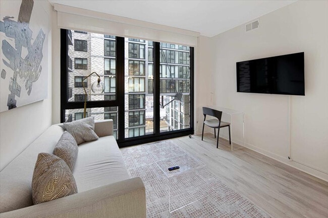 Building Photo - 1051 First St NE