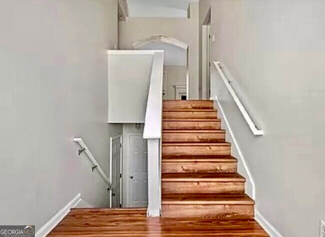 Foto del edificio - 5450 Twin Lakes Dr