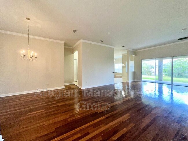 Building Photo - 3544 Somerset Cir