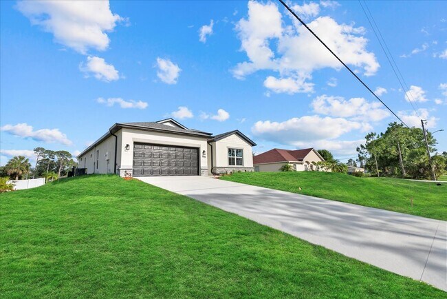 Foto del edificio - 4/3 Brand NEW Construction Home in the hea...