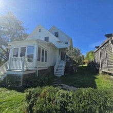 Building Photo - 230-232 Spruce Ln Ext