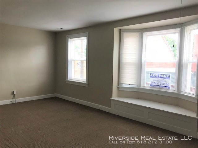 Foto del edificio - 1323 W Main St