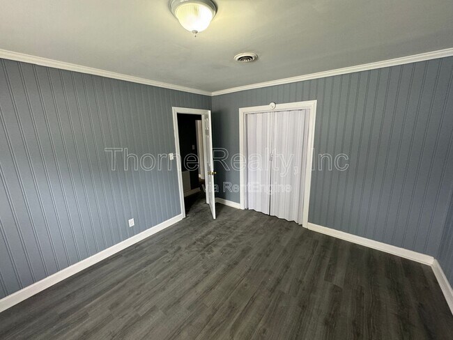 Foto del edificio - 307 E Battle Ave