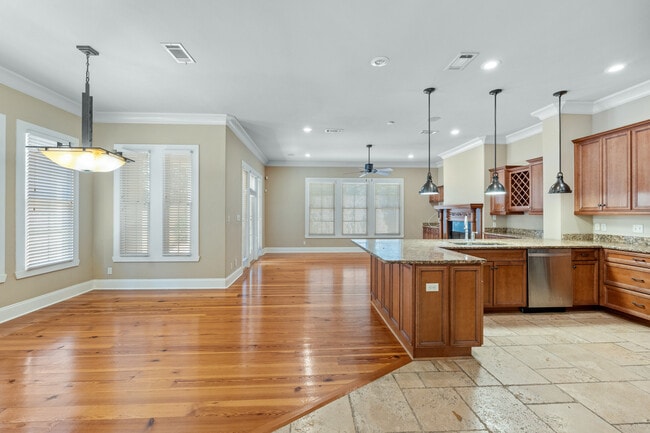 Building Photo - 1836 Ashley Hall Way