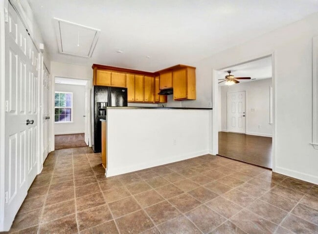 Foto del edificio - 305 S Calhoun St